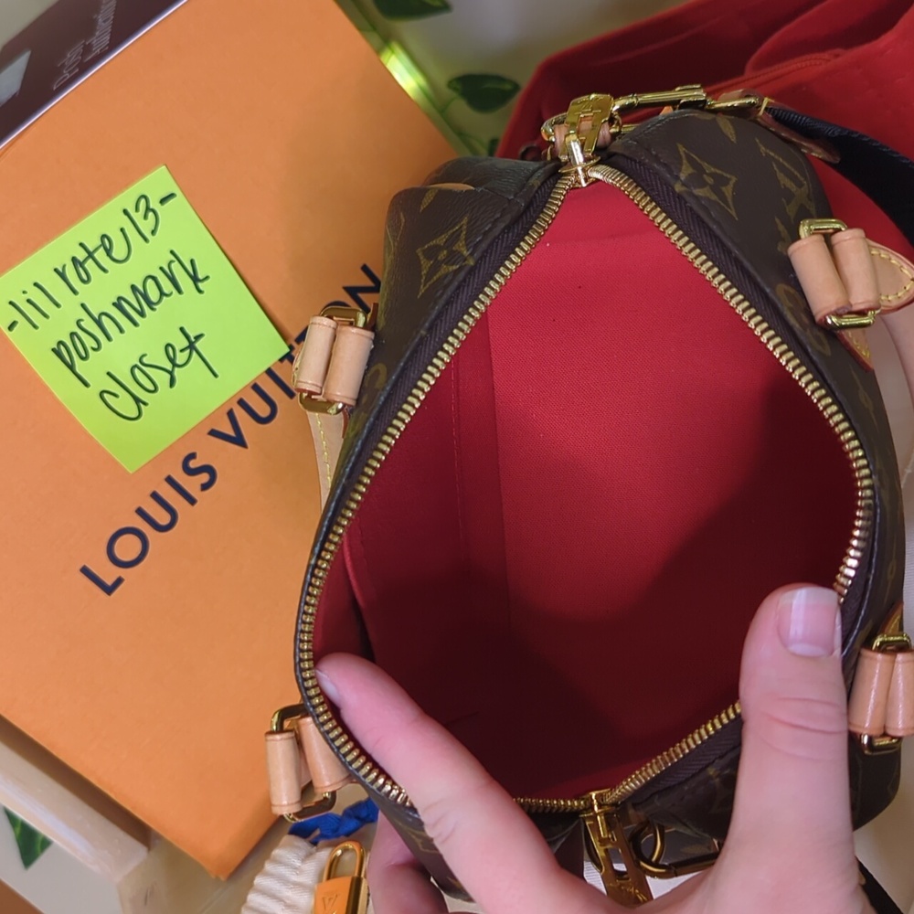 Louis Vuitton Speedy 20 Bandouliere With Strap and Coin Pouch - Picture 11 of 16